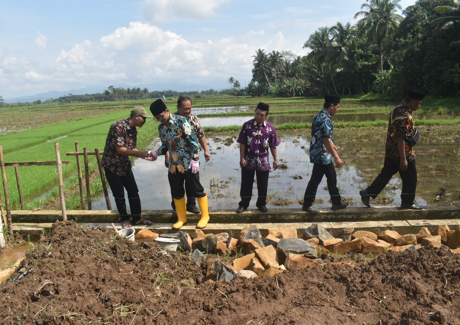 Pembangunan Sarana Prasarana Produksi Pakan Ternak BUMDESMA Berkah Pandawa