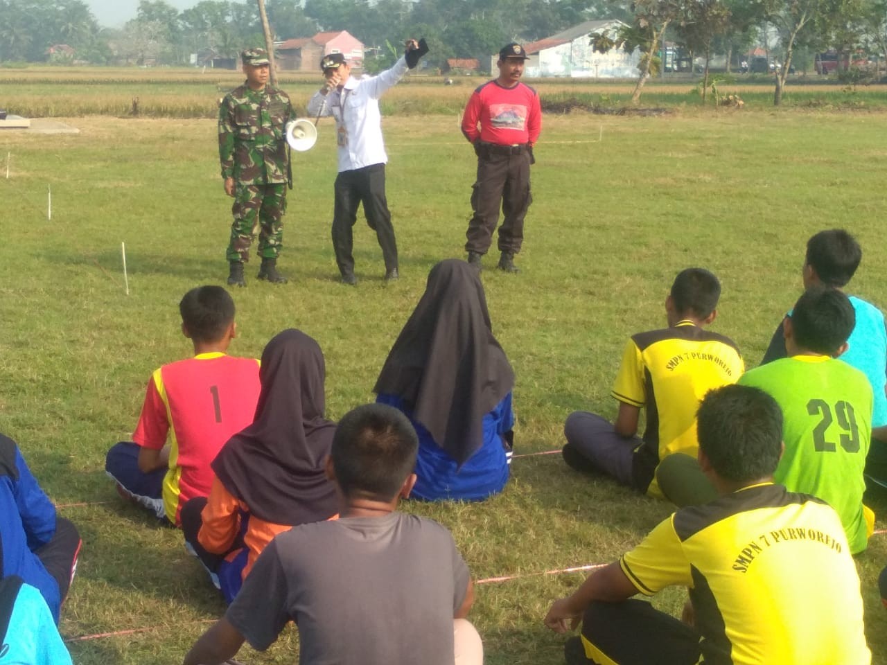 Camat Butuh Berikan Motivasi Kepada Calon Paskibra