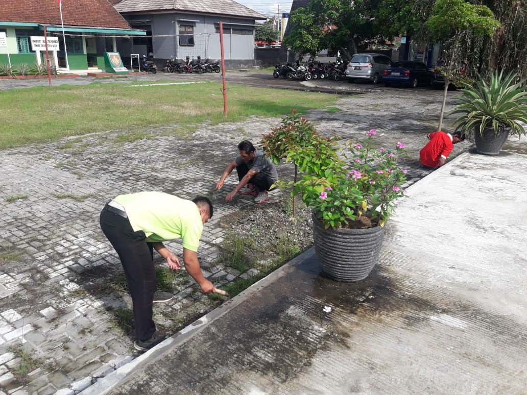 Kerja_Bakti_Jumat_Bersih_Kecamatan_Butuh.jpg