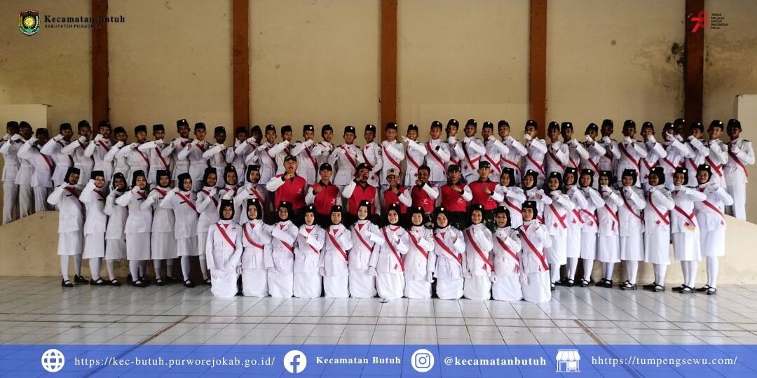 Sinergi Gemilang: Galdi Bersih, Paskibra, dan Petugas Bersatu Memeriahkan Upacara 17 Agustus di Lapangan Kecamatan Butuh