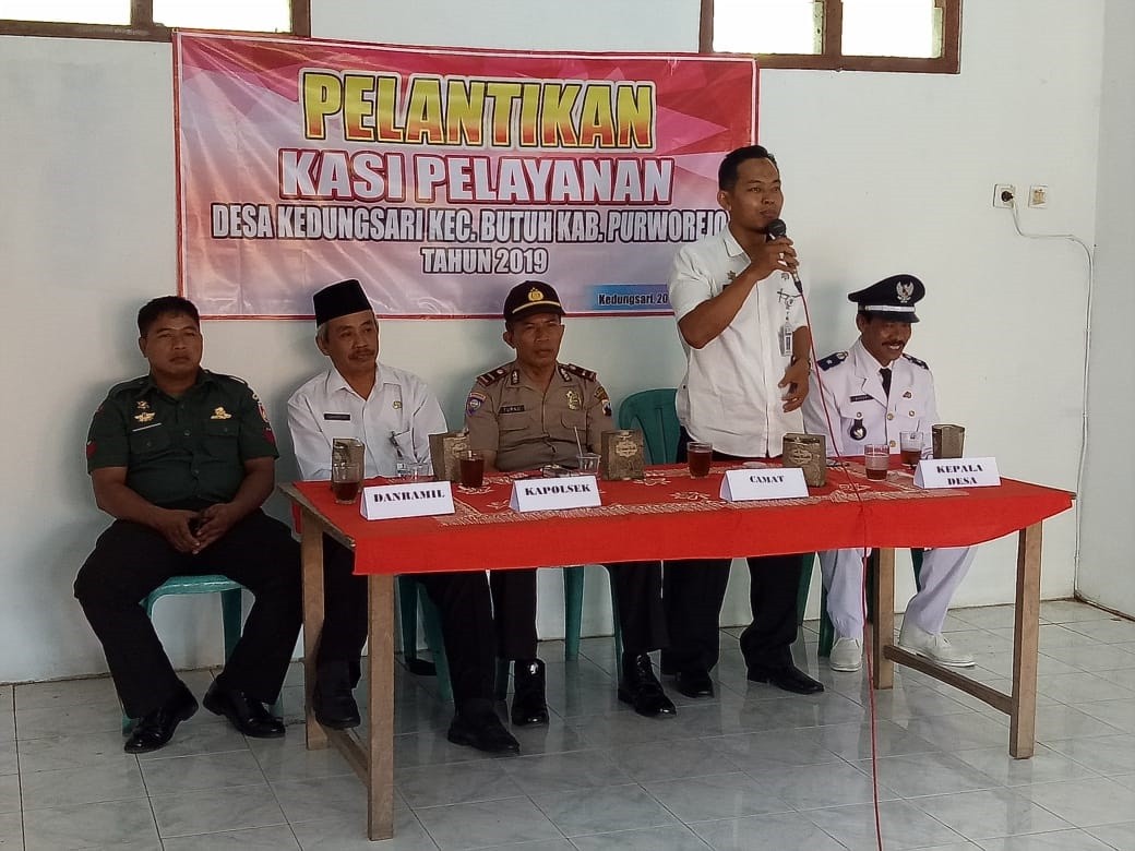 Sambutan_Camat_Butuh_dalam_Acara_Pelantikan_Kasi_Pelayanan_Desa_Kedungsari.jpg