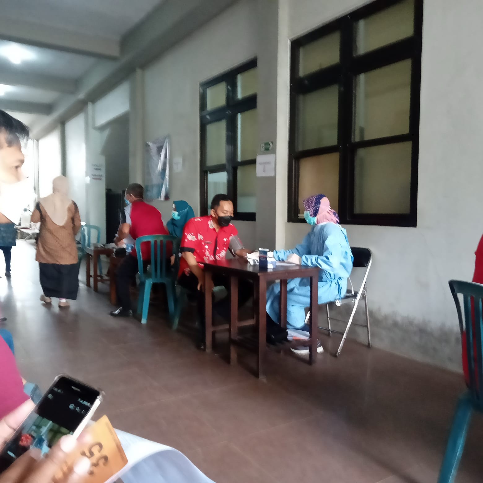 PELAKSANAAN VAKSIN BOOSTER PEGAWAI KECAMATAN BUTUH DI PUSKESMAS BUTUH